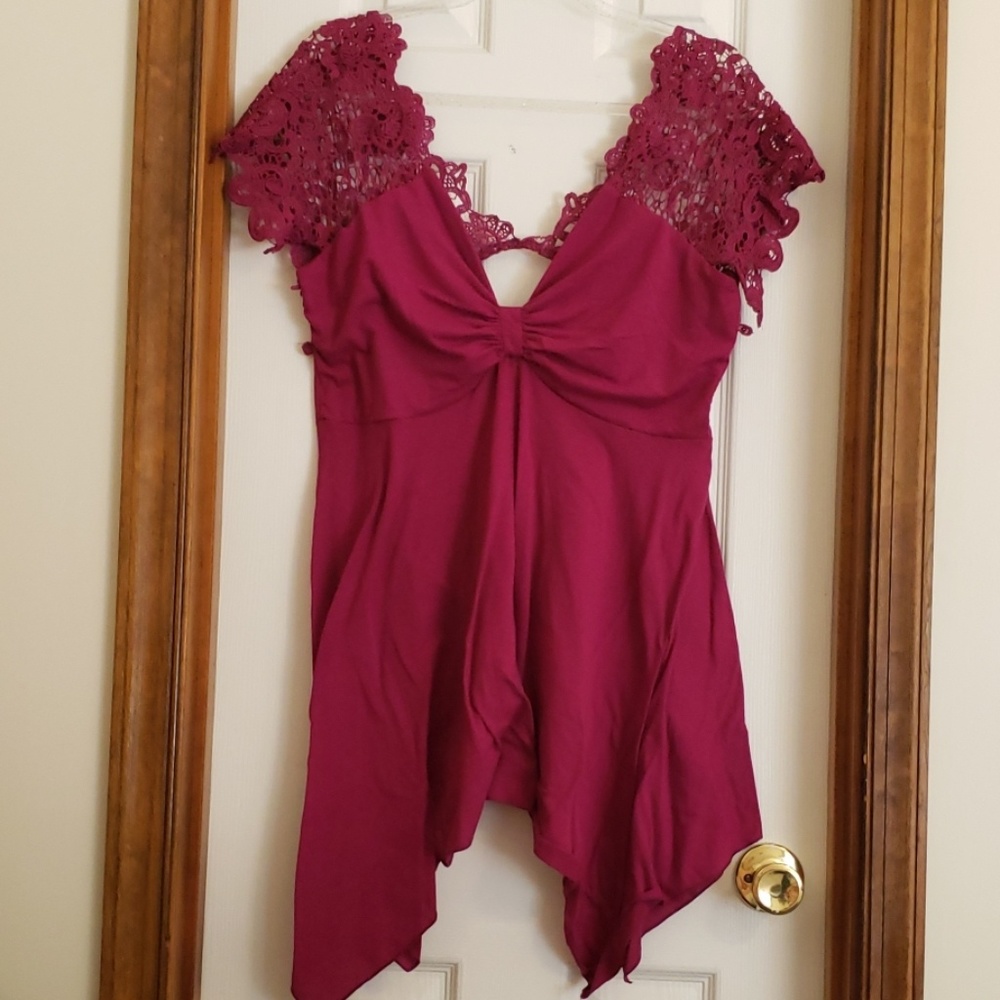 Artistic Taste with lace maroon